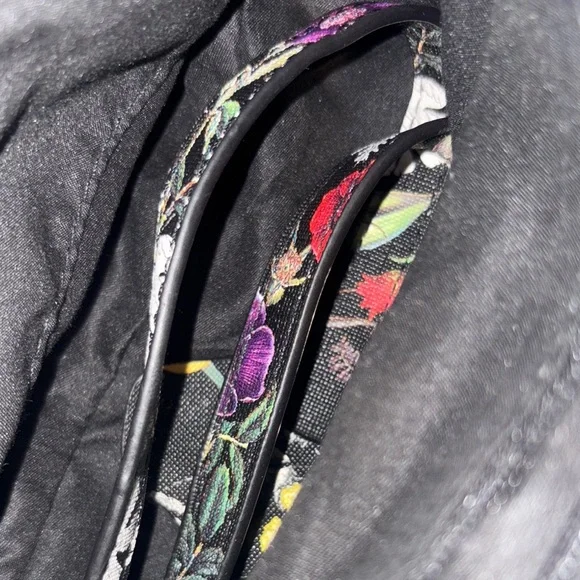 Kate Spade Black Crossbody Bag with Floral Design - Picture 6 of 10